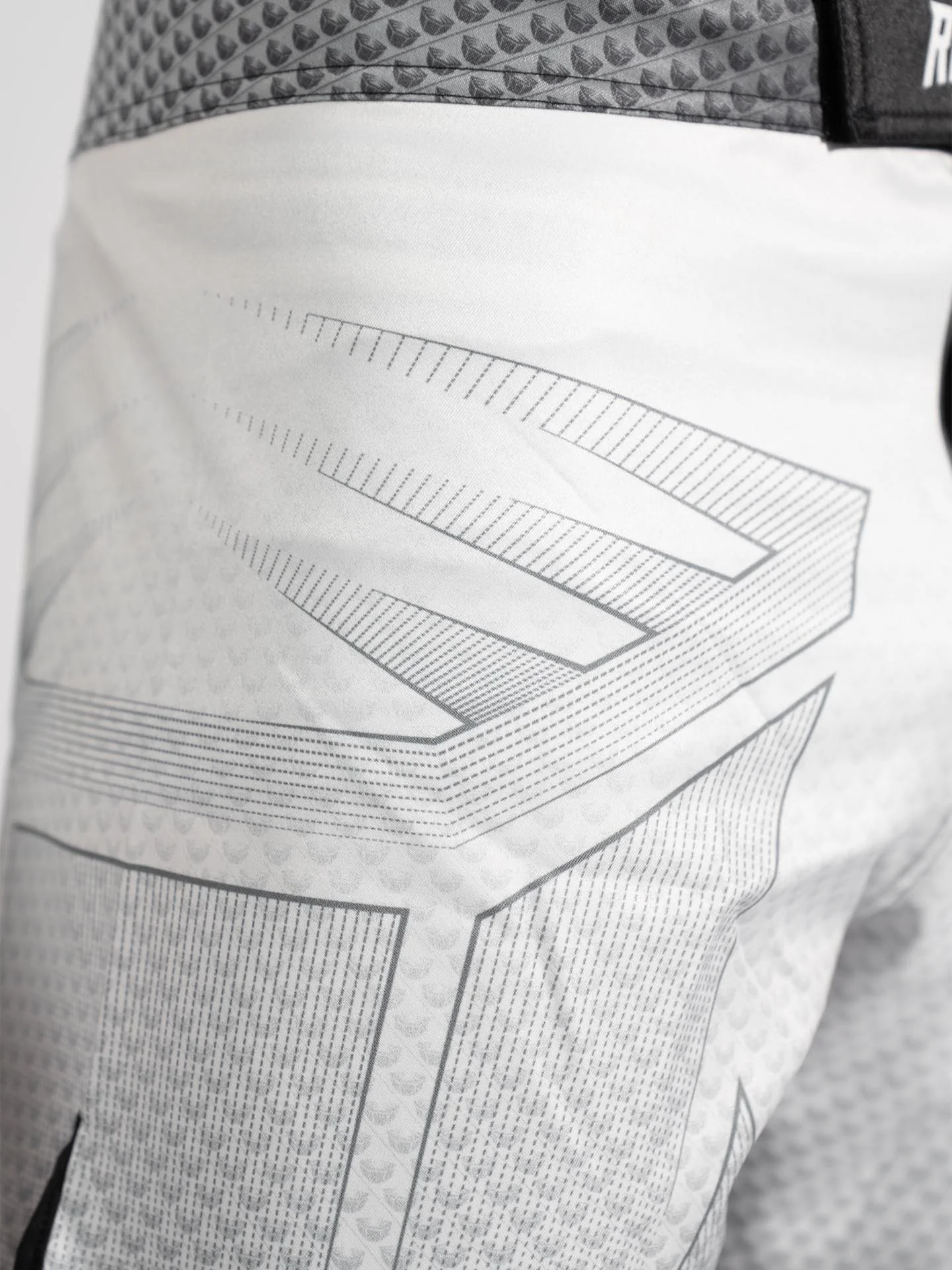 RINGLIFE MMA Shorts - Octaring 2.0 weiss-schwarz - Image 11