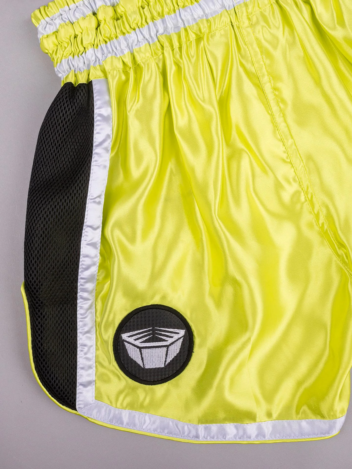 RINGLIFE Muay Thai Shorts, Represent, gelb-schwarz - Image 4