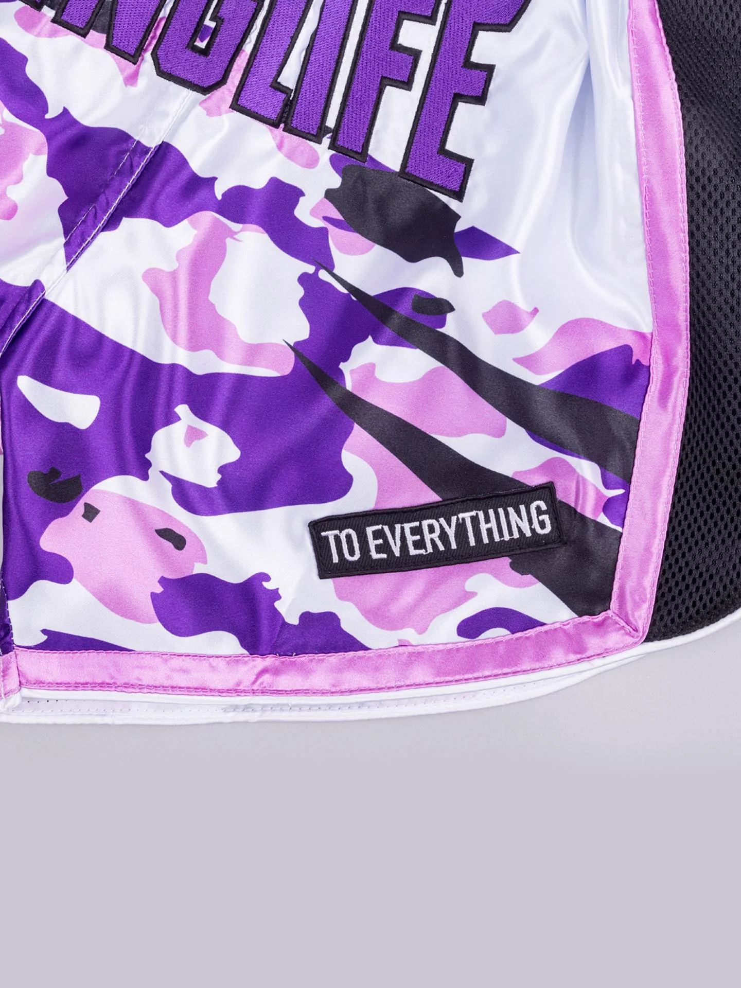 RINGLIFE Muay Thai Shorts, Unit, weiß-lila-camo - Image 4