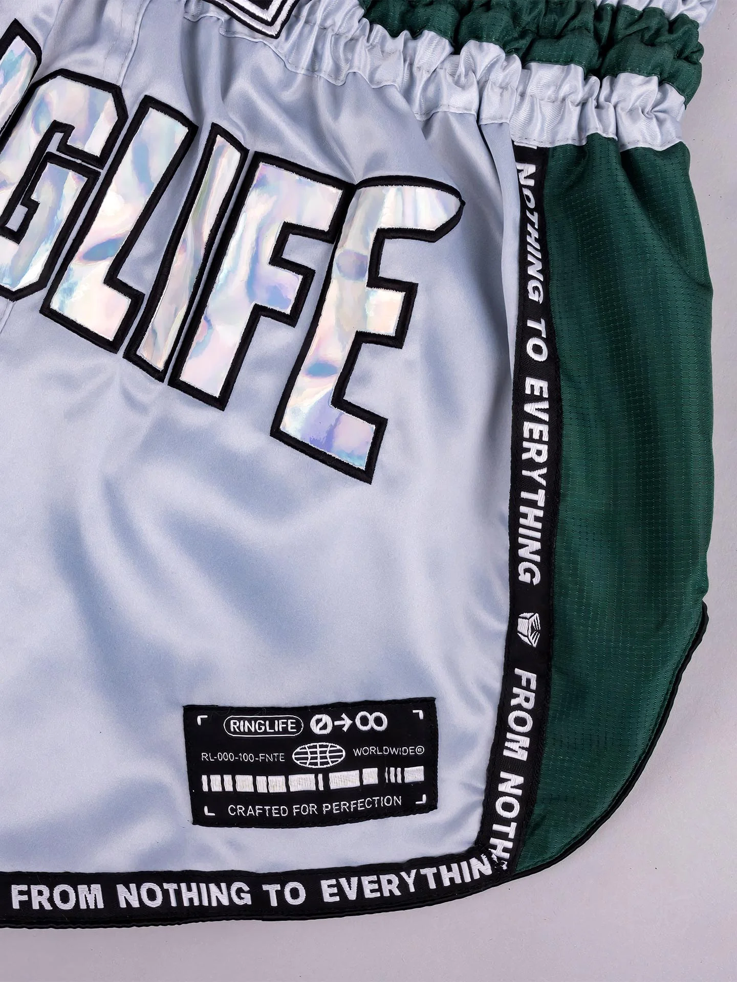 RINGLIFE Muay Thai Shorts, Vanguard, silber-grün - Image 3
