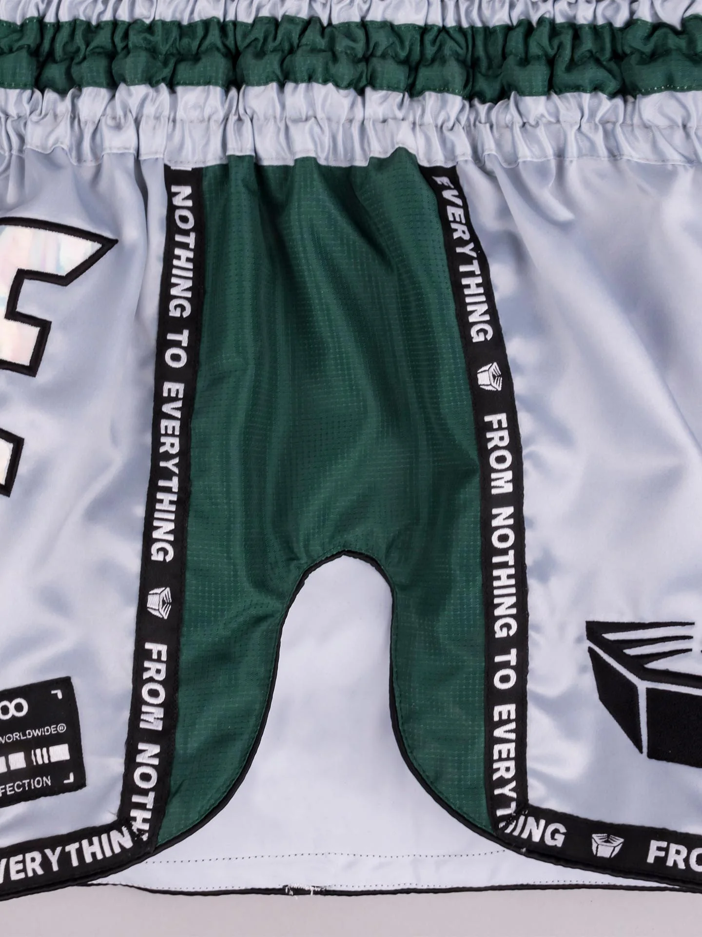 RINGLIFE Muay Thai Shorts, Vanguard, silber-grün - Image 6