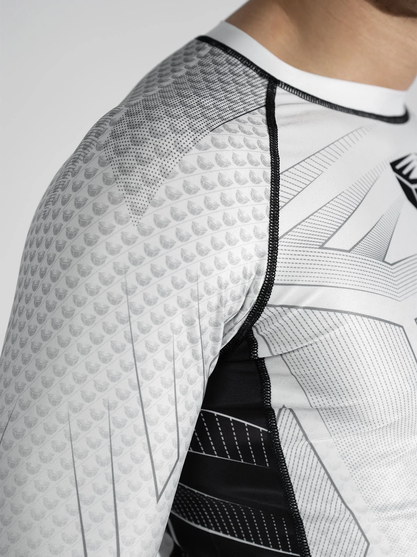 RINGLIFE Rashguard L/S - Octaring 2.0 weiss-schwarz - Image 6