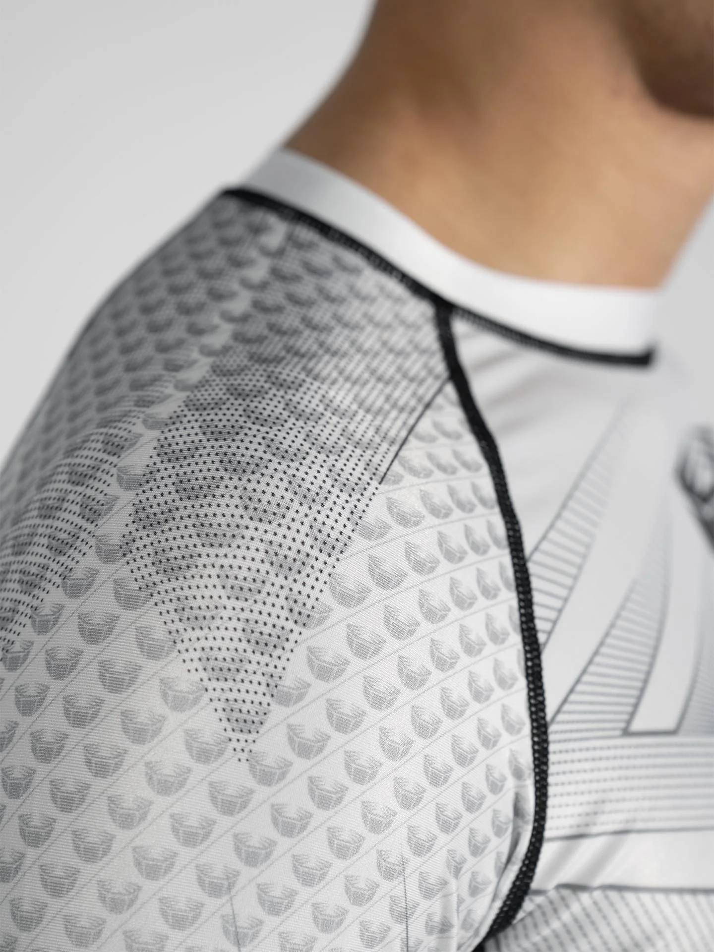 RINGLIFE Rashguard L/S - Octaring 2.0 weiss-schwarz - Image 9