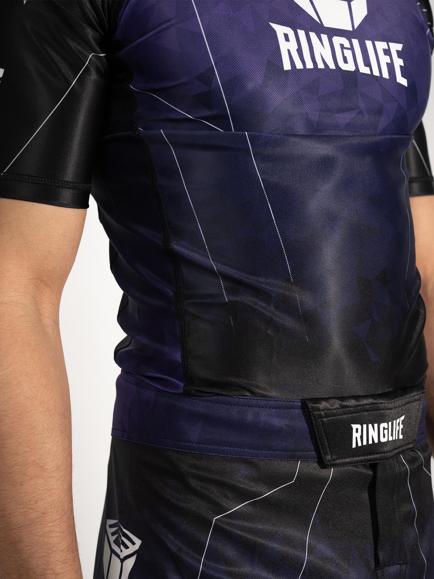 RINGLIFE Rashguard S/S - Transition schwarz-lila - Image 9